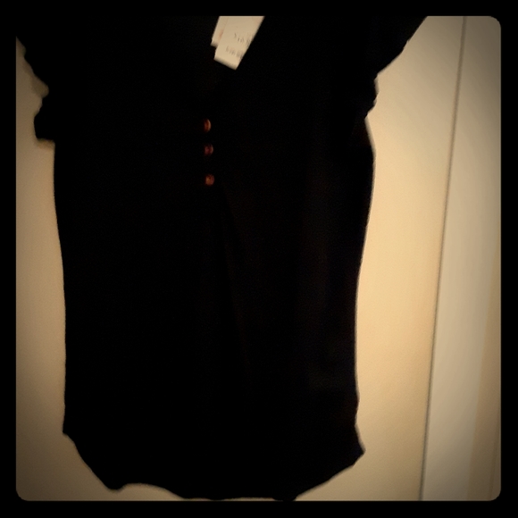 Flutter sleeve loose fitting Henley top - Picture 1 of 3